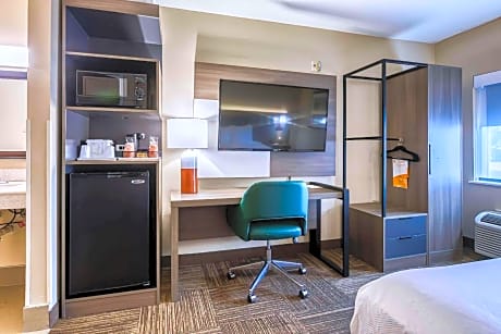 King Room - Accessible/Non-Smoking