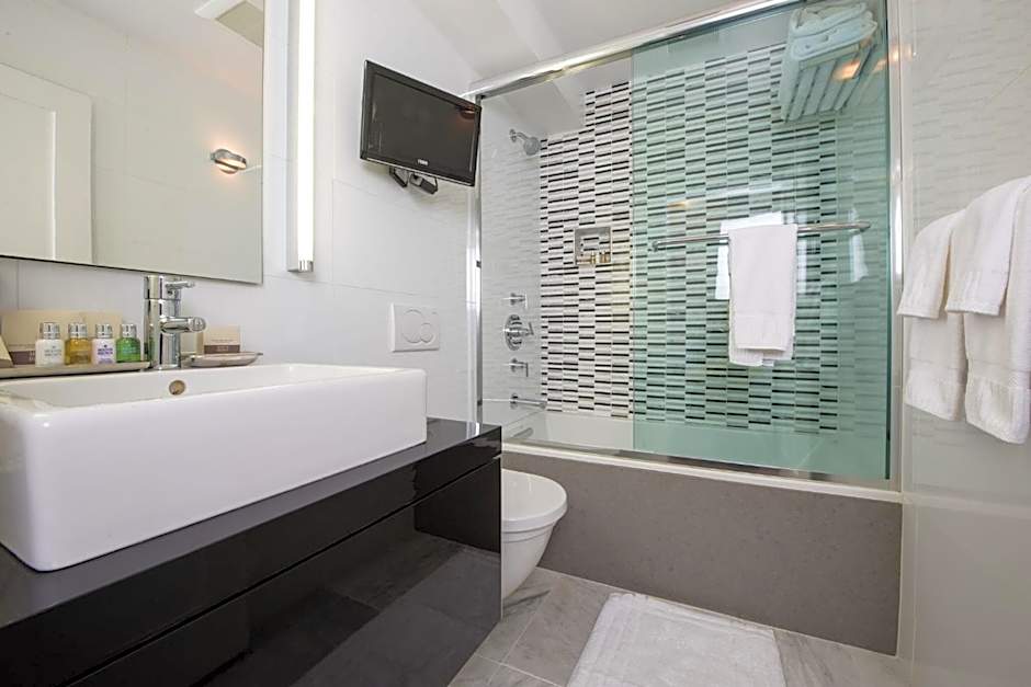 Camden Harbour Inn a member of Small Luxury Hotels