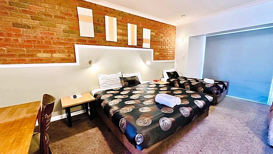 Early Australian Motor Inn