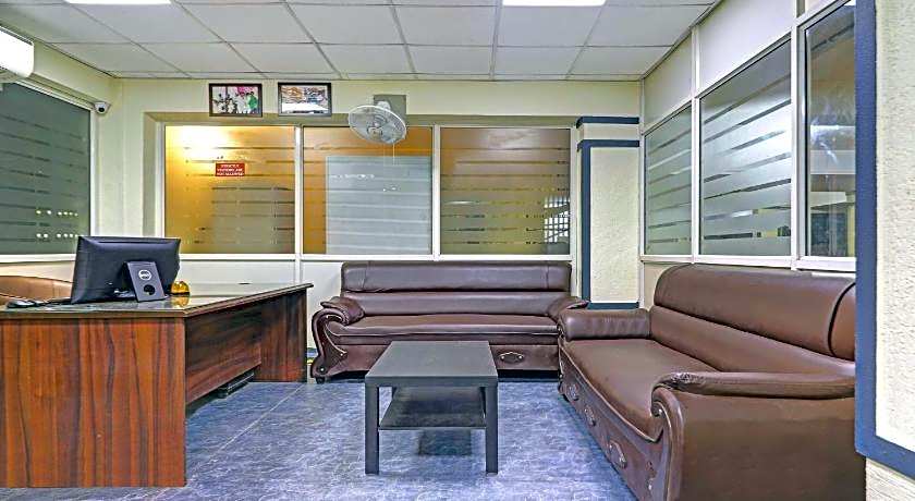 OYO 10595 Hotel Mirras