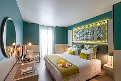 Deluxe Double Room with Sanctuary view