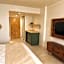 Hotel On The Cay