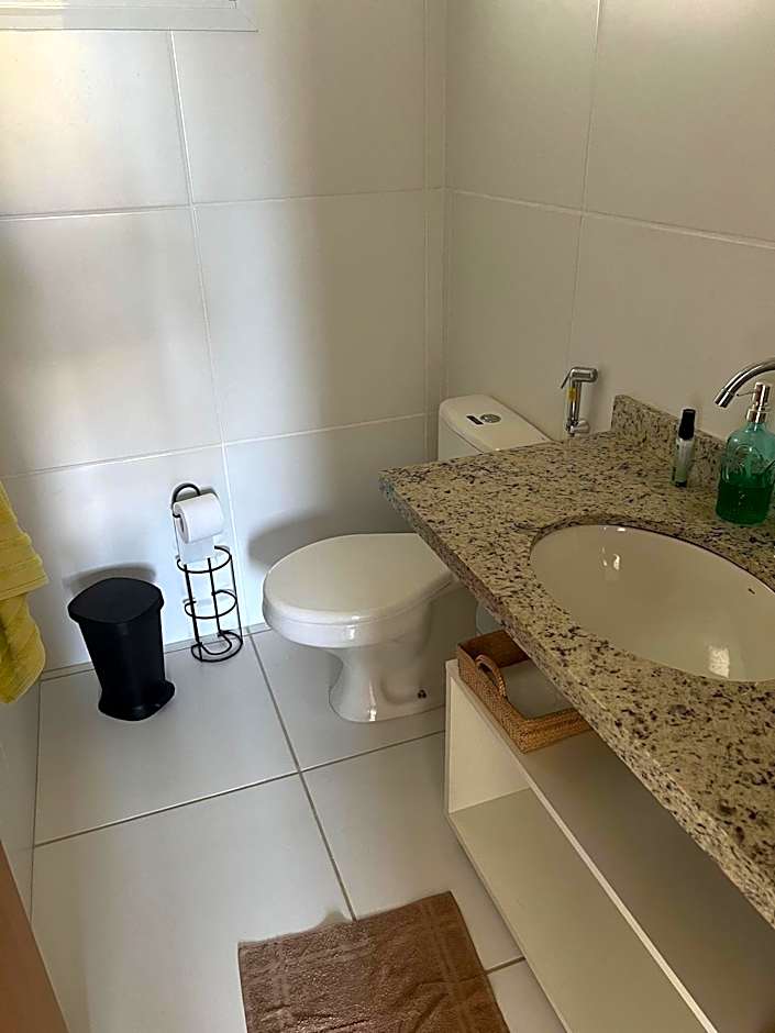 Apartamento em condomínio com passeio incluso