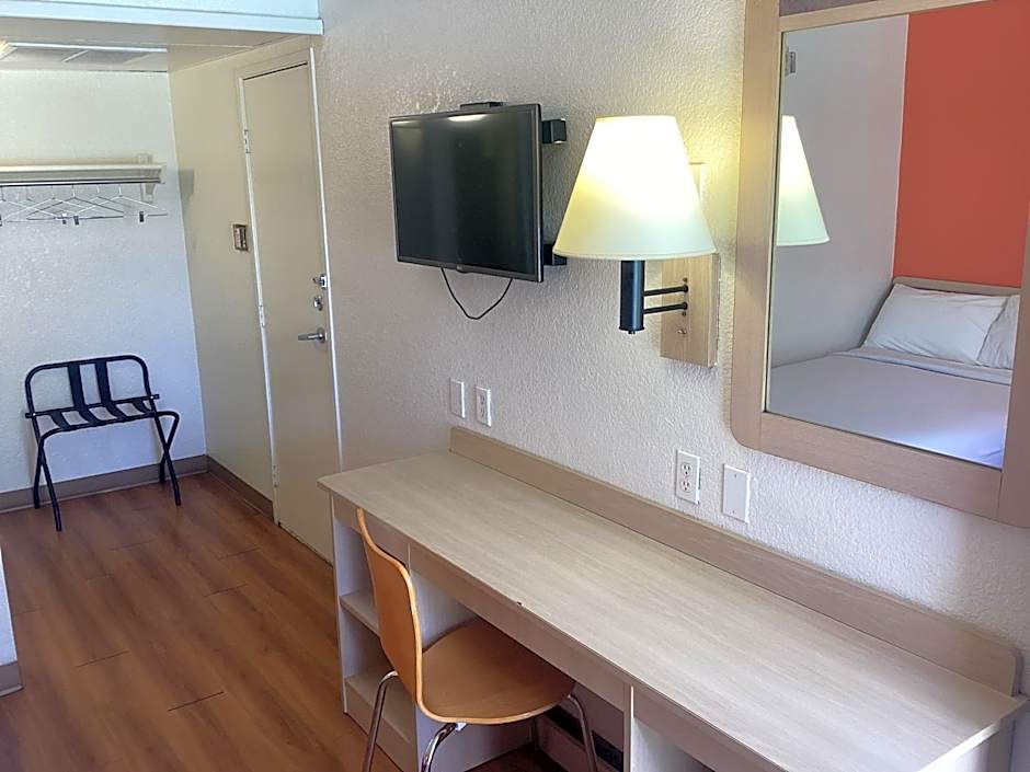 Motel 6-Grants Pass, OR