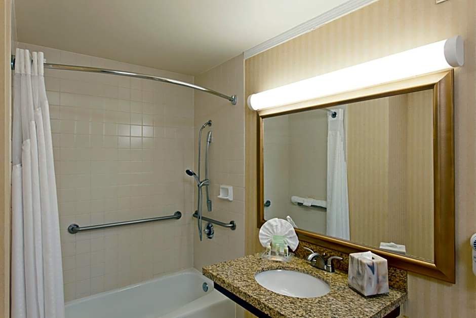 Holiday Inn Long Beach - Airport By IHG