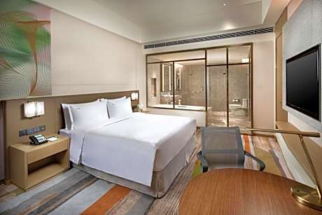 1 King One-Bedroom Suite