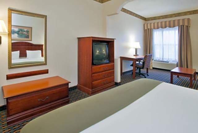 Holiday Inn Express Hotel & Suites Laurinburg By IHG