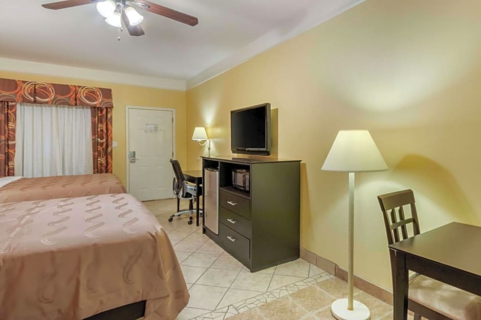 Quality Inn & Suites at The Outlets Mercedes/Weslaco