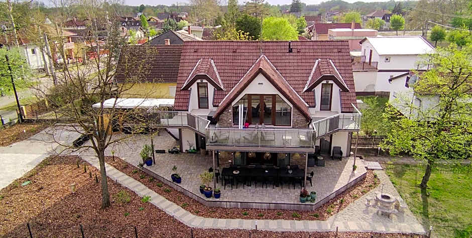 Vadvirág Villa
