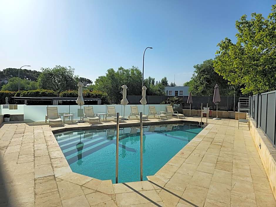 Hotel Maydrit Airport