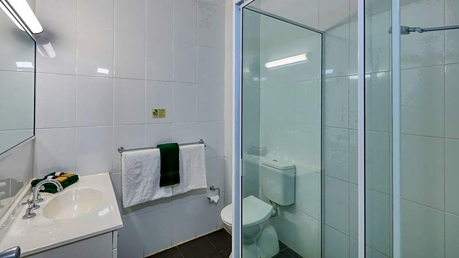 Hamilton Henry Parkes Motor Inn