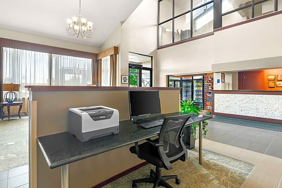 Best Western West Towne Suites