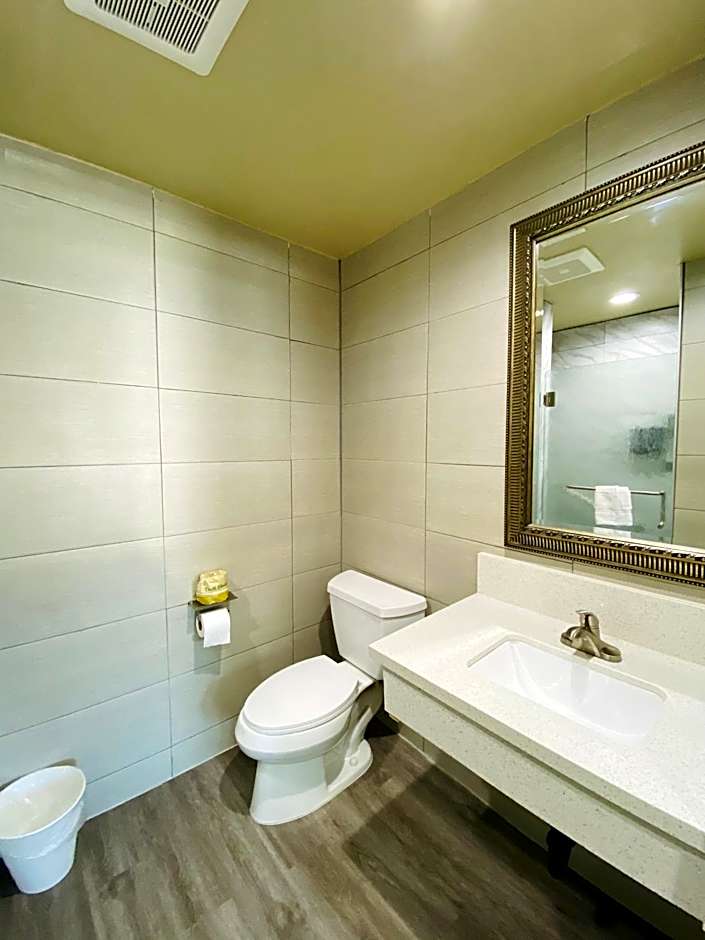 Le Blanc Inn & Suites