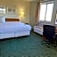 Carlyle Inn & Suites