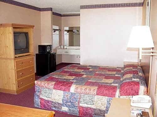 Garden Inn & Suites