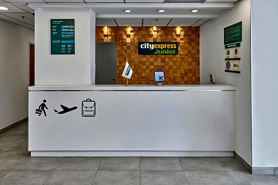 City Express Junior by Marriott Toluca Zona Industrial