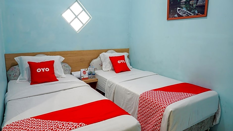 Vaccinated Staff - OYO 2088 Grha Blue Sky Syariah