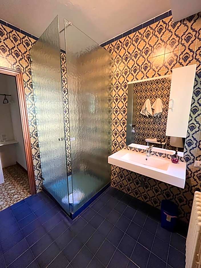 Bella Vita Guesthouse -parcheggio privato interno