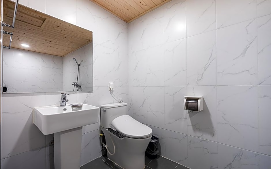 Hwaseong Wolmun Lavender Onchen Hotel