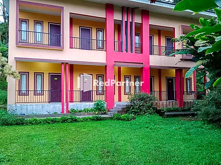 Kampung Resort Pertiwi by Reddoorz – Cisarua, PA