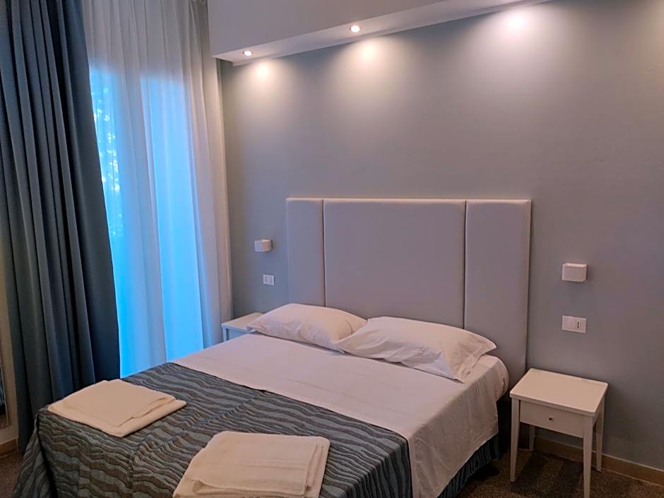 Hotel Caravel Park
