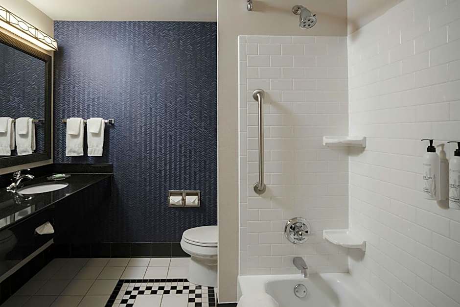 Fairfield Inn & Suites by Marriott Louisville East