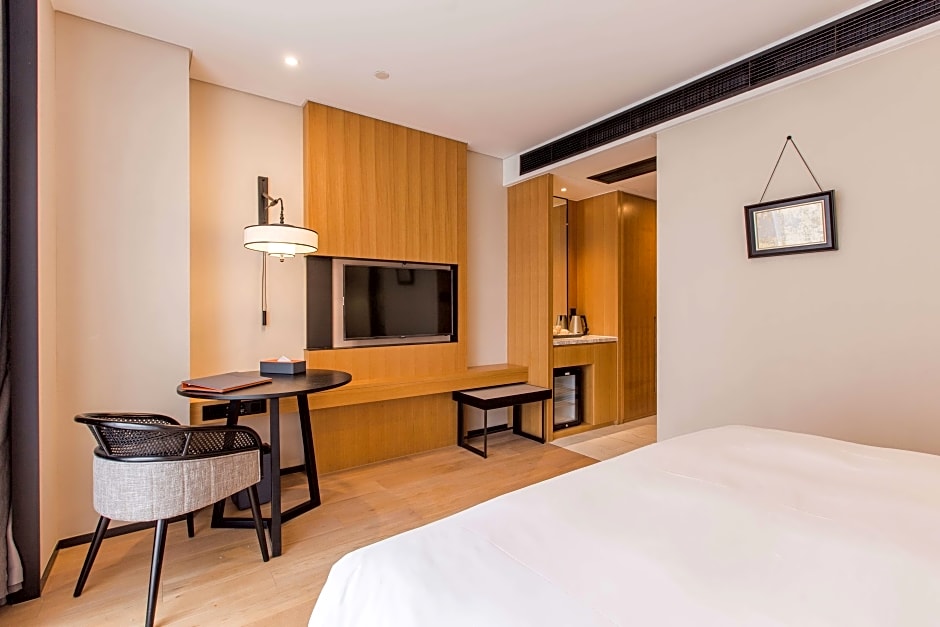 Howard Johnson by Wyndham Life ZhuoYuan Ningbo