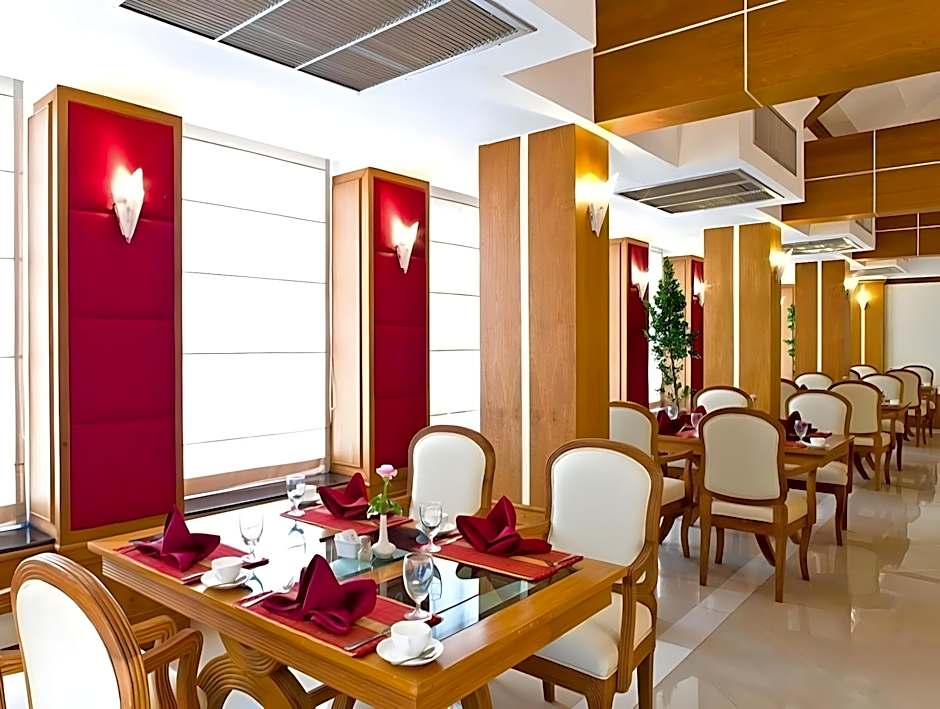 Eastern Grand Palace Hotel