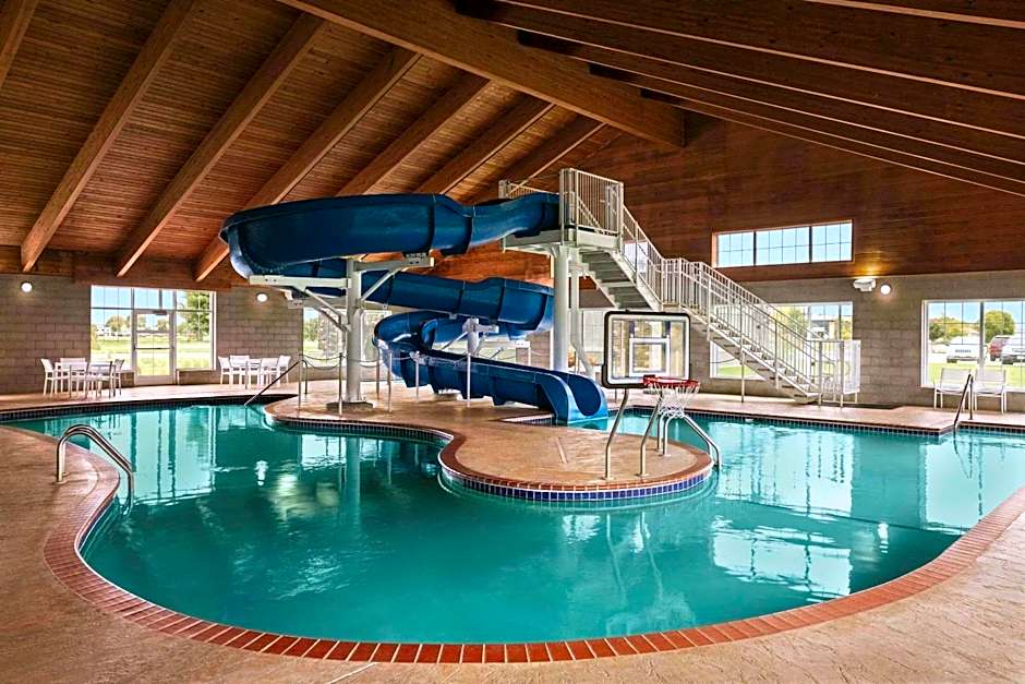 Country Inn & Suites by Radisson, Willmar, MN