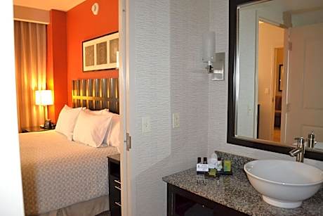 2 Queen Beds - Studio Room - Nonsmoking