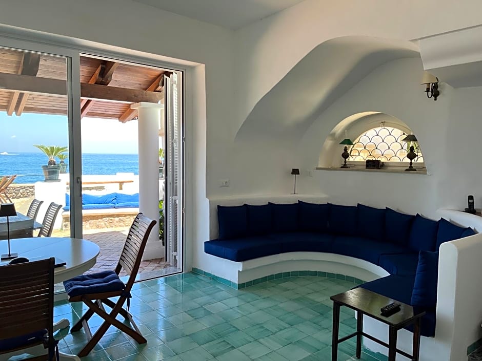 Nelinda Waterfront Accommodation