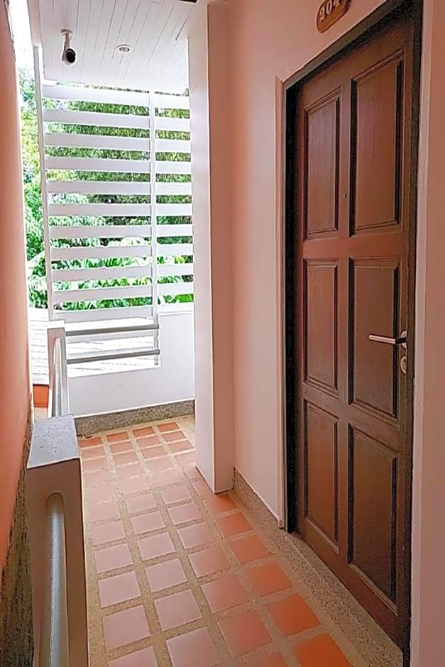 Aromdee @Naithon Beach