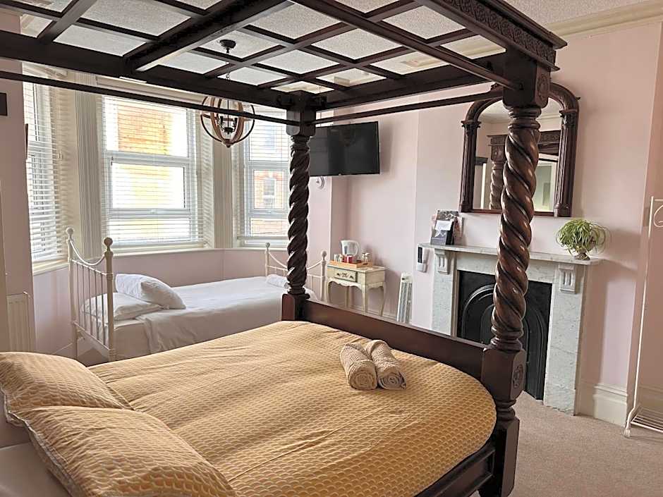 The Boho - 4 min walk to beach & town