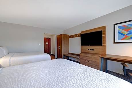 Standard Room with Two Queen Beds