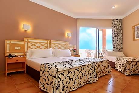 Single Room with Pool View