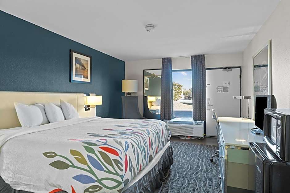 Garnet Inn & Suites, Morehead City near Atlantic Beach 