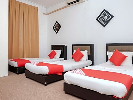 OYO 90180 Gemilang Hotel Kerteh