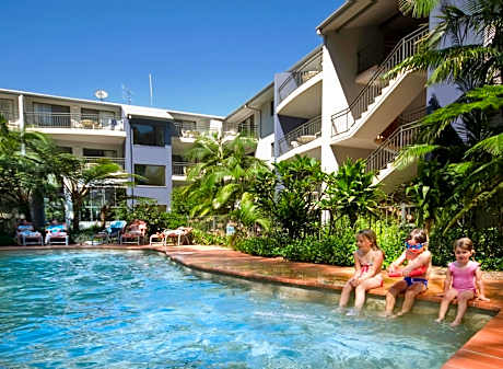 Flynns Beach Resort