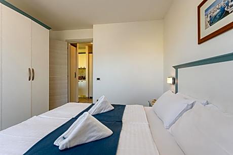 One-Bedroom Apartment with Balcony (4 people)