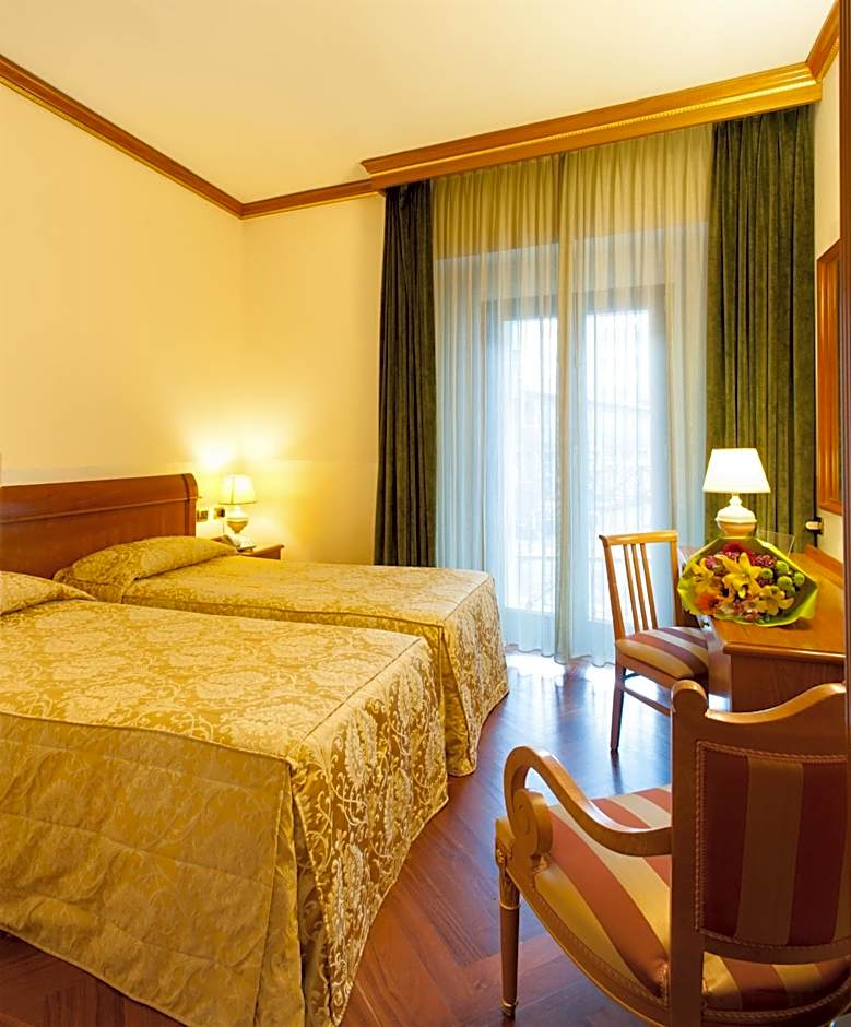 Photo 1 of 4 of 1 Double Bed or 2 Beds