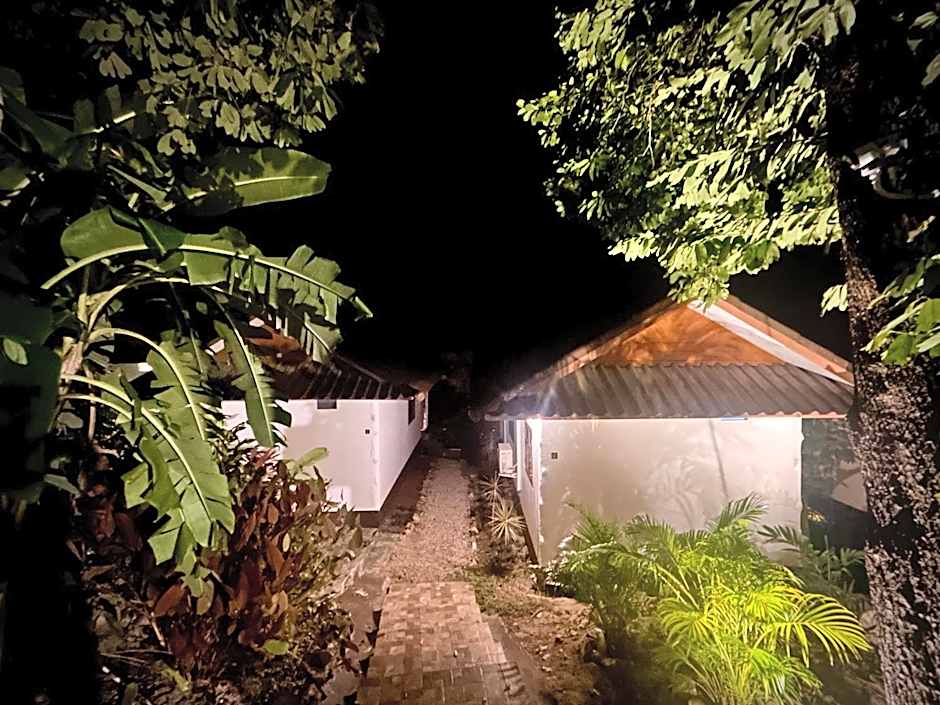 Kalani Bungalows, Haad Yao