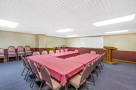 Knights Inn & Suites South Sioux City