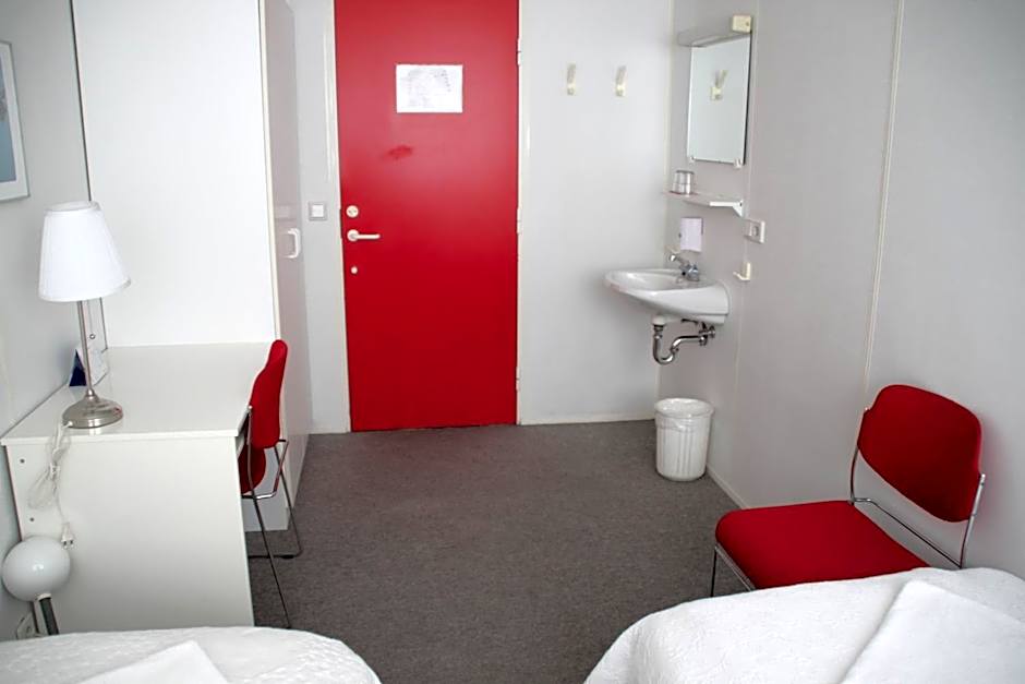 101 Guesthouse Hotel