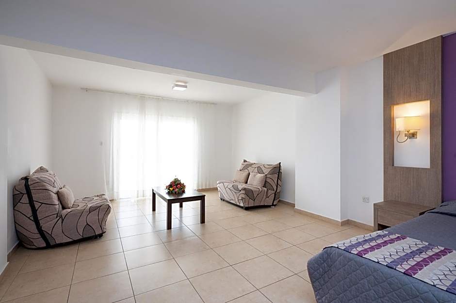 New Famagusta Hotel & Suites