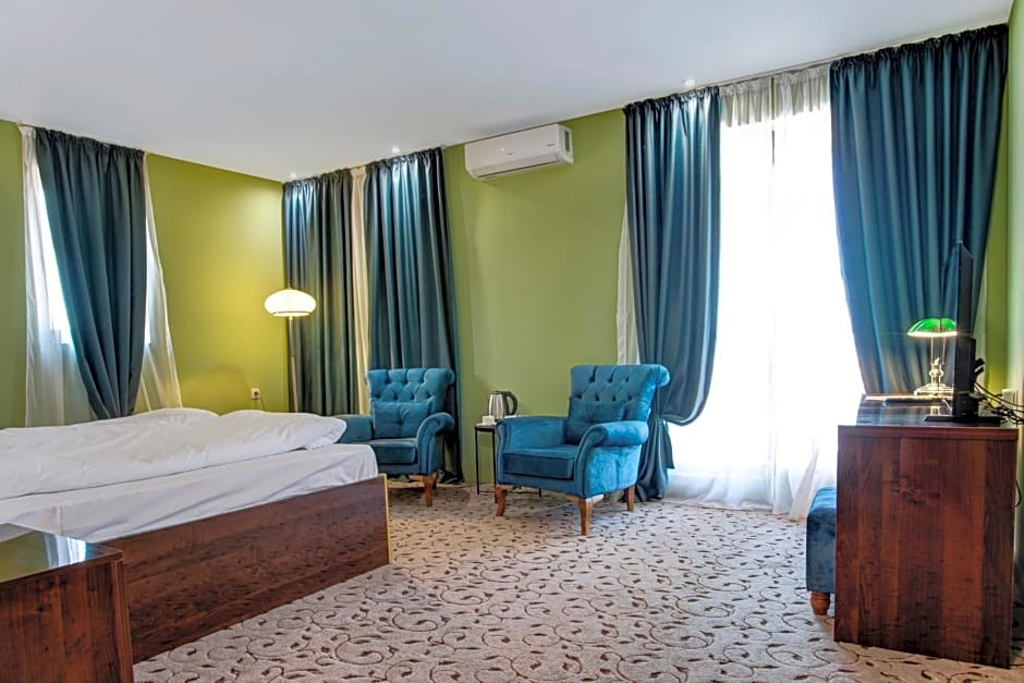 Goldenburg Residence