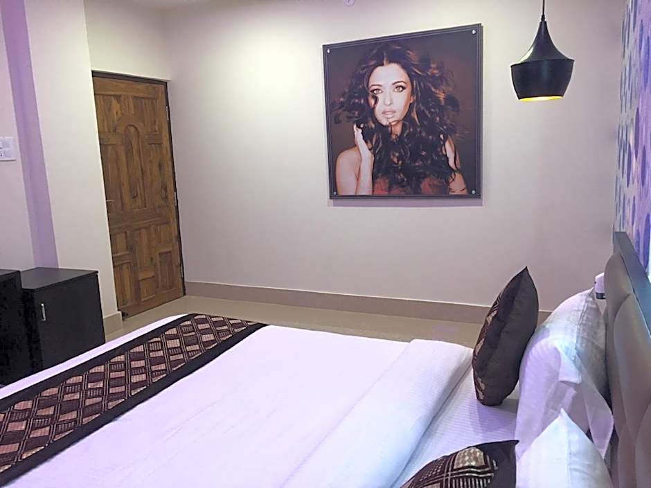 Goroomgo Effective Bollywood Hotels Bhubaneswar