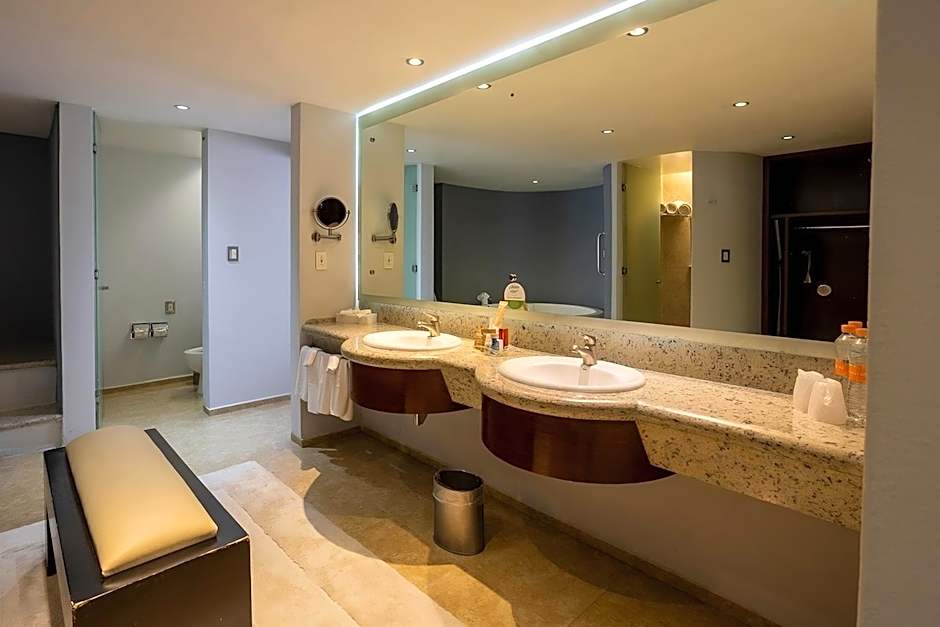 Holiday Inn Puebla Finsa By IHG