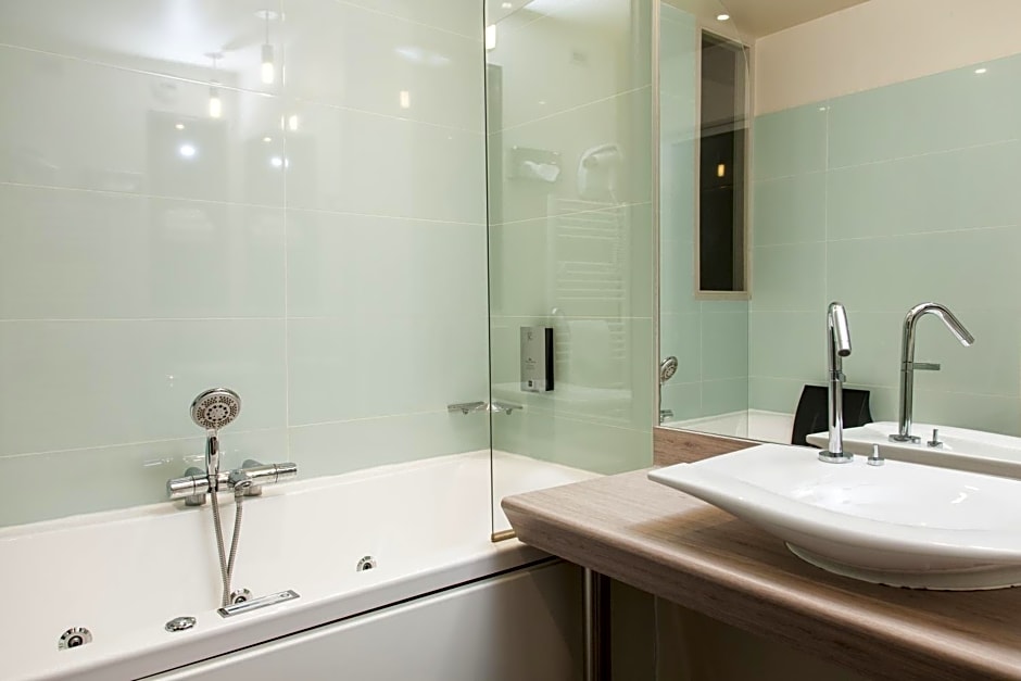 LE RABELAIS Hotel - Restaurant - SPA