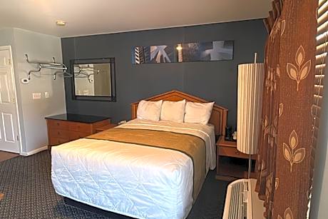 Queen bed Non-Smoking with Jacuzzi