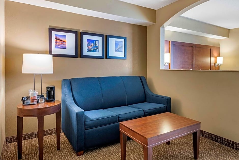 Comfort Suites Baymeadows Near Butler Blvd